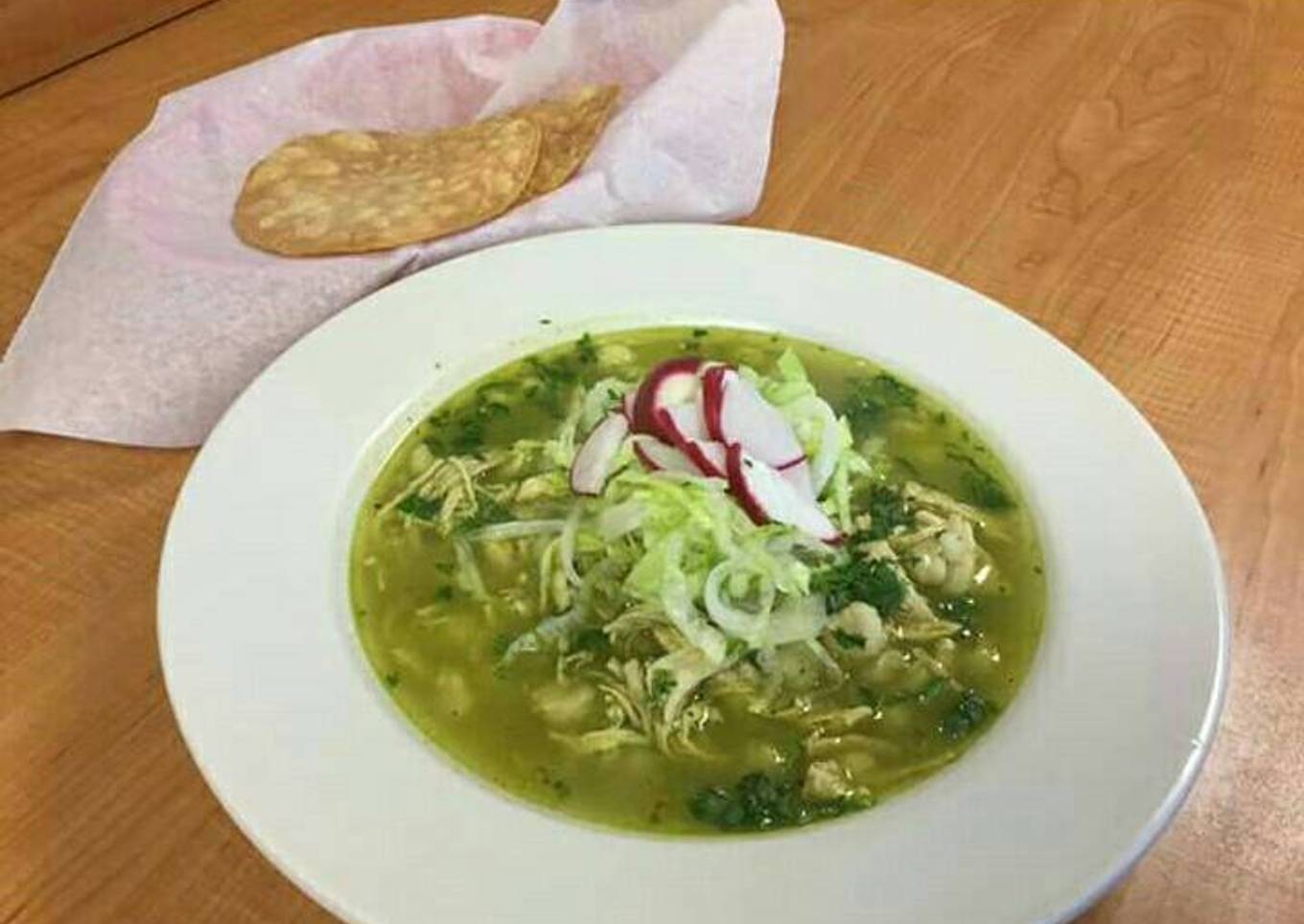 Pozole verde de pollo