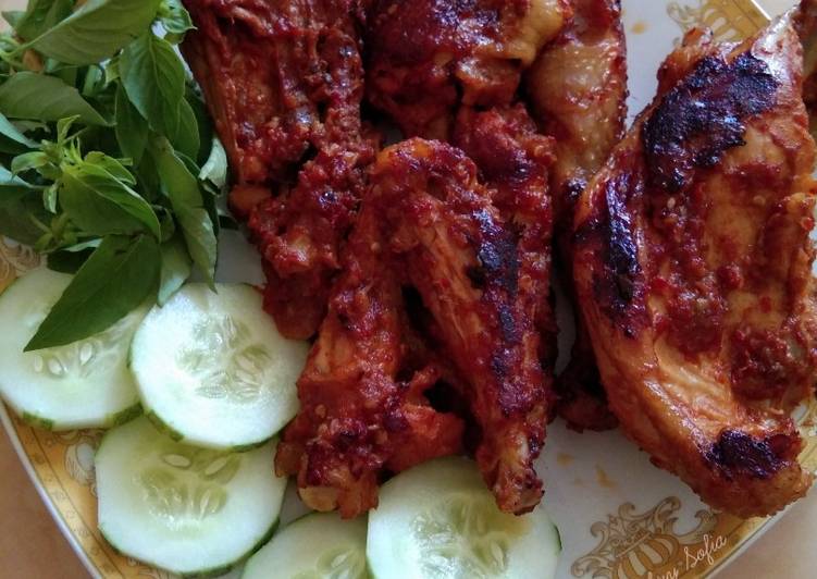 Langkah Mudah untuk Menyiapkan Ayam Taliwang, Enak