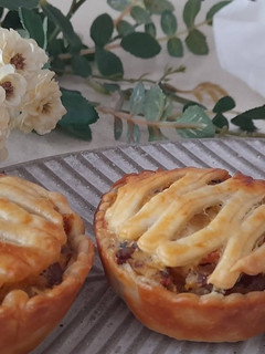 Una foto de Pastel de carne con verduras y arroz