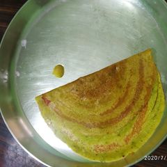 A picture of Moong dal dosa.