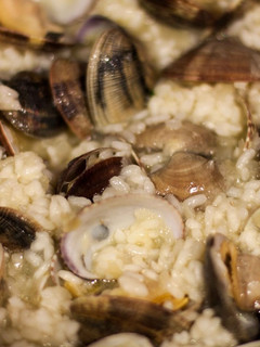 Una foto de Arroz con almejas
