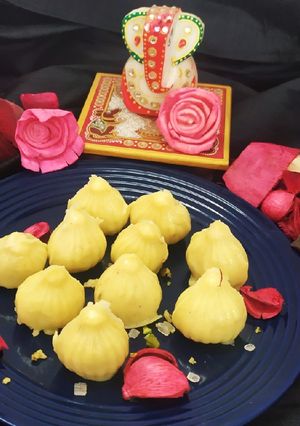 A picture of Ganesha chaturthi special modak.