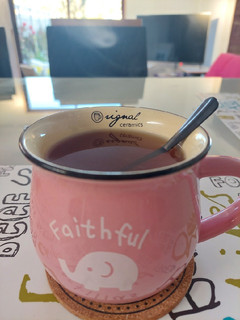 Una foto de Infusión de té, limón y miel 🍯