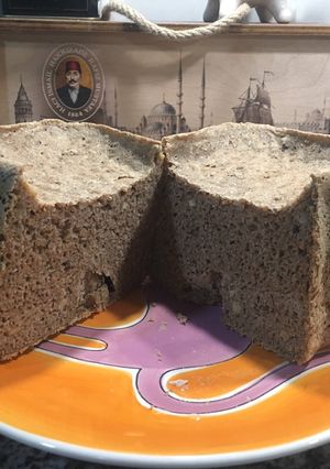 Una foto de Pan de espelta con semillas en panificadora