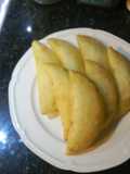Empanadas de yuca rellenas con queso