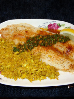 Una foto de LENGUADO ASADO CON MARROQUI CHERMOULA SALSA. JON STYLE