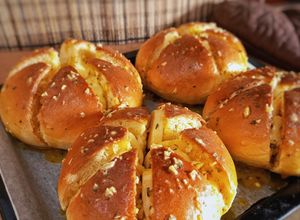 Foto resep Garlic Cheese Bread (Ekonomis)