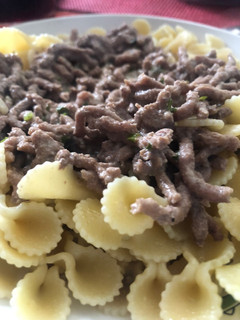 Una foto de Carne con crema para pastas