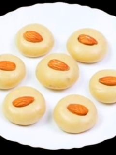 மில்க் பேடா (Milk Peda recipe in tamil) செய்முறை முக்கிய புகைப்படம்