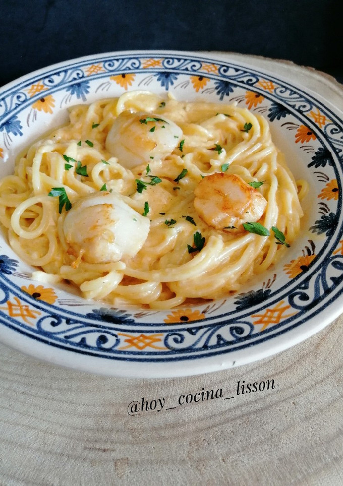 Una foto de Spaghetti con vieiras