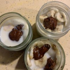 A picture of Banana Nutella overnight oats.