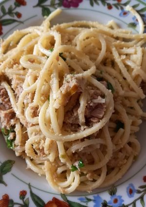 Foto di Spaghetti con porro, tonno e pane grattugiato