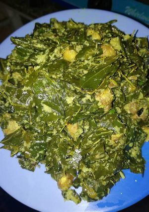 A picture of Moringa leaves and jackfruit seed sabji.