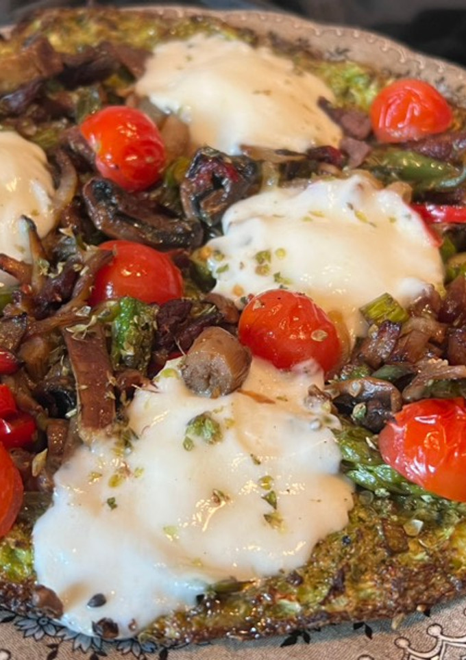 Una foto de Pizza con base de brócoli