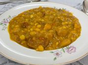 Una foto de locro criollo