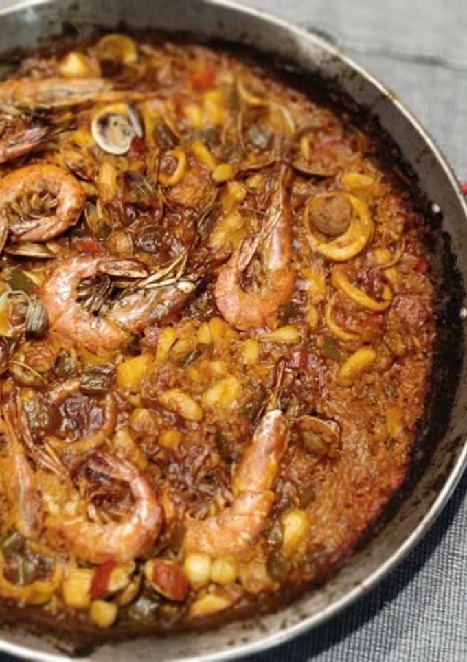 Una foto de Paella marinera con truco infalible