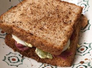 Foto principal de Sándwich de Pastrami estilo Nueva York