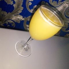 Pineapple juice A picture of Pineapple juice.