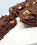 Brownie húmedo con dátiles