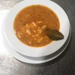 Foto principal de Alubias blanca con hierbabuena