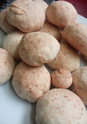 Una foto de Scones se queso rellenos de jamón