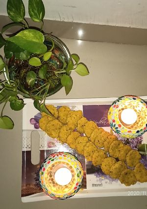 મઠરી (Mathri Recipe inGujarati) રેસીપી મુખ્ય ફોટો