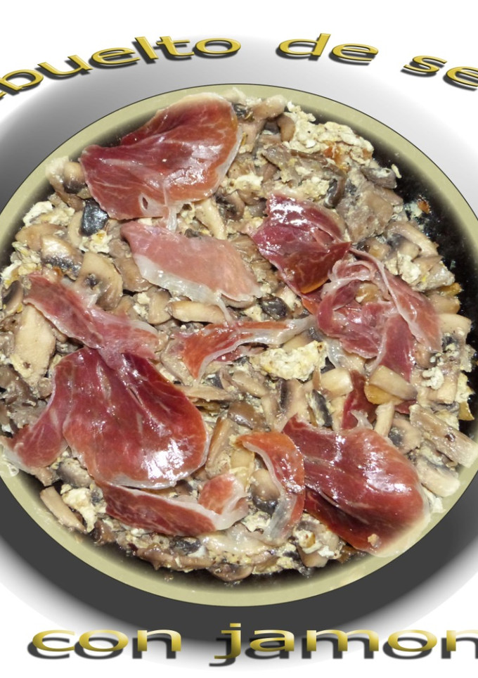Una foto de Revuelto de setas con jamón