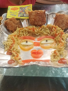 A picture of Maggi bread roll.