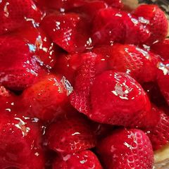 A picture of Strawberry Pie.