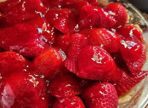 A picture of Strawberry Pie.