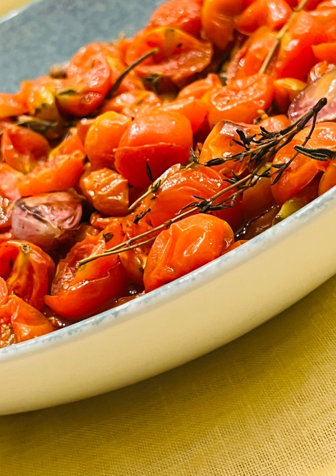 Una foto de Tomates cherry confitados