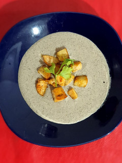 Una foto de Crema de champiñones, a base de salsa bechamel