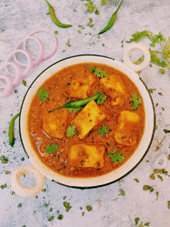 ढाबा स्टाइल पनीर मसाला(Dhaba style paneer masala recipe in hindi) रेसिपी मुख्य फोटो