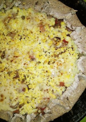 Una foto de Empanada gallega "A mi manera" en masa integral casera