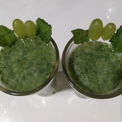 A picture of Grapes pudina juice.