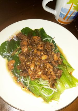 Foto resep Pokcoy kecambah siram ayam lada hitam simple