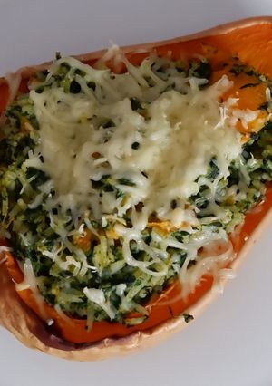 Une photo de Butternut farcie riz épinard