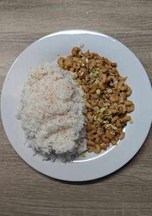 A picture of Chilli Chinese Prawns with Rice.
