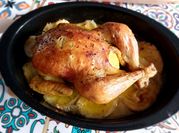 Una foto de pollo al cava horno