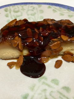 Una foto de Flan de galletas con crocanti de almendra