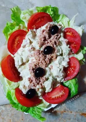 Une photo de Salade composée 🍅🥬🥑🫒