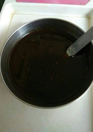 A picture of Imli ki khatti meethi chutney.