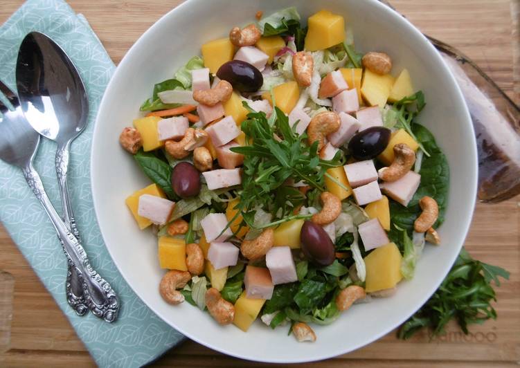 Steps to Prepare Super Quick Spring Salad with Mango, Chicken, Spinach & Cashews