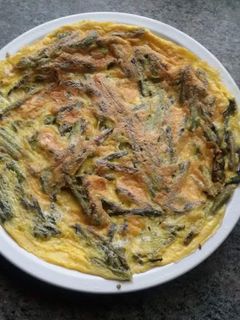 Una foto de Tortilla jugosa de espárragos trigueros