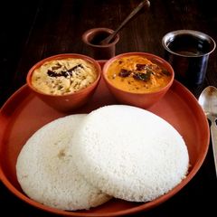 A picture of Thatte Idli.