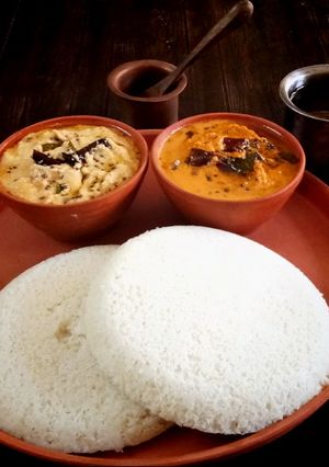 A picture of Thatte Idli.
