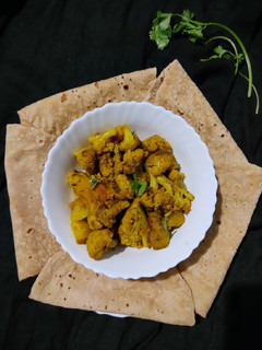 ফুলকপি কুমড়োর ডালনা (fulkopi kumror dalna recipe in Bengali) রেসিপির প্রধান ছবি