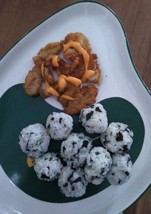 Foto resep Seaweed Rice Ball (Bola Nasi Rumput Laut)