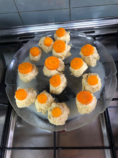 Una foto de Gefilte Fish