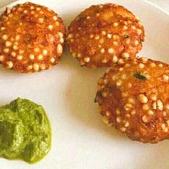 A picture of Sabudana tikki.